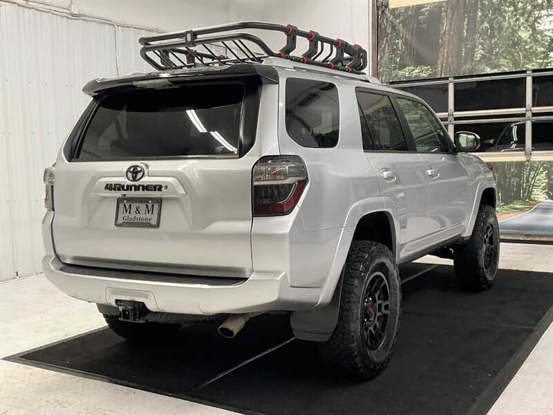 2016 Toyota 4Runner SR5 4X4 / THIRD ROW SEAT / LIFTED  / BRAND NEW WHEELS & TIRES / SHARP & CLEAN !! - Photo 8 - Gladstone, OR 97027