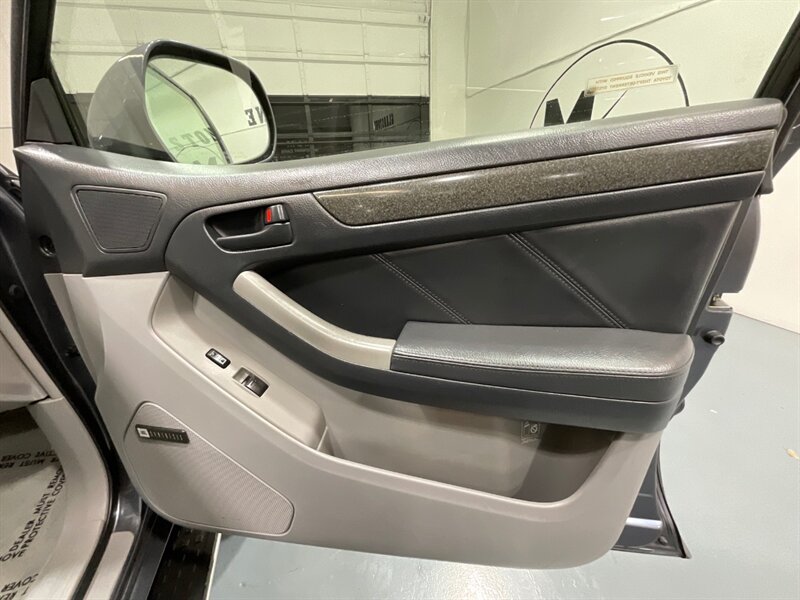 2004 Toyota 4Runner Limited 4X4 V6 / 1-OWNER / LIFTED LIFTED / NEW LIFT + NEW WHEELS & TIRES / ZERO RUST / LEATHER HEATED SEATS / SUNROOF - Photo 34 - Gladstone, OR 97027