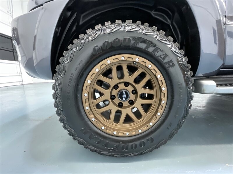 2004 Toyota 4Runner Limited 4X4 V6 / 1-OWNER / LIFTED LIFTED / NEW LIFT + NEW WHEELS & TIRES / ZERO RUST / LEATHER HEATED SEATS / SUNROOF - Photo 22 - Gladstone, OR 97027