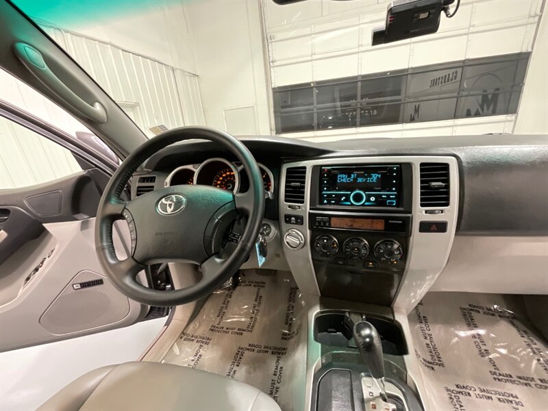 2004 Toyota 4Runner Limited 4X4 V6 / 1-OWNER / LIFTED LIFTED / NEW LIFT + NEW WHEELS & TIRES / ZERO RUST / LEATHER HEATED SEATS / SUNROOF - Photo 15 - Gladstone, OR 97027