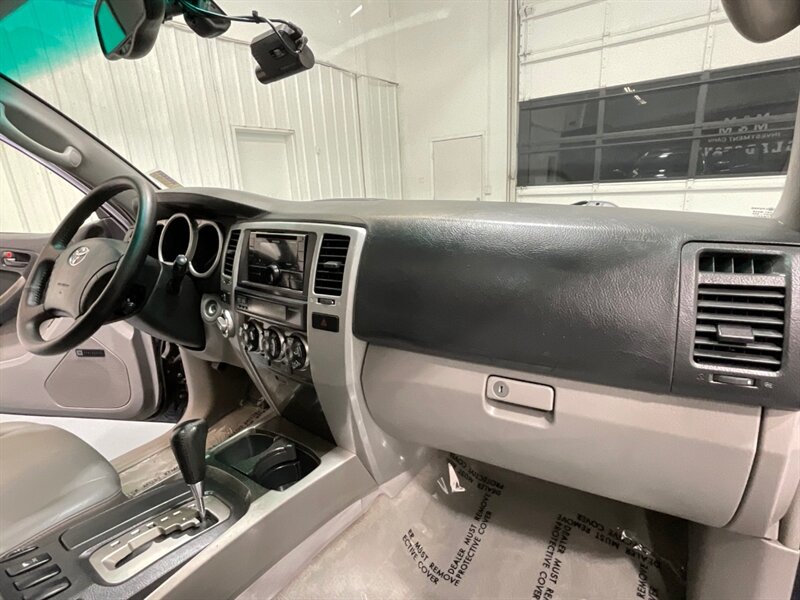 2004 Toyota 4Runner Limited 4X4 V6 / 1-OWNER / LIFTED LIFTED / NEW LIFT + NEW WHEELS & TIRES / ZERO RUST / LEATHER HEATED SEATS / SUNROOF - Photo 37 - Gladstone, OR 97027