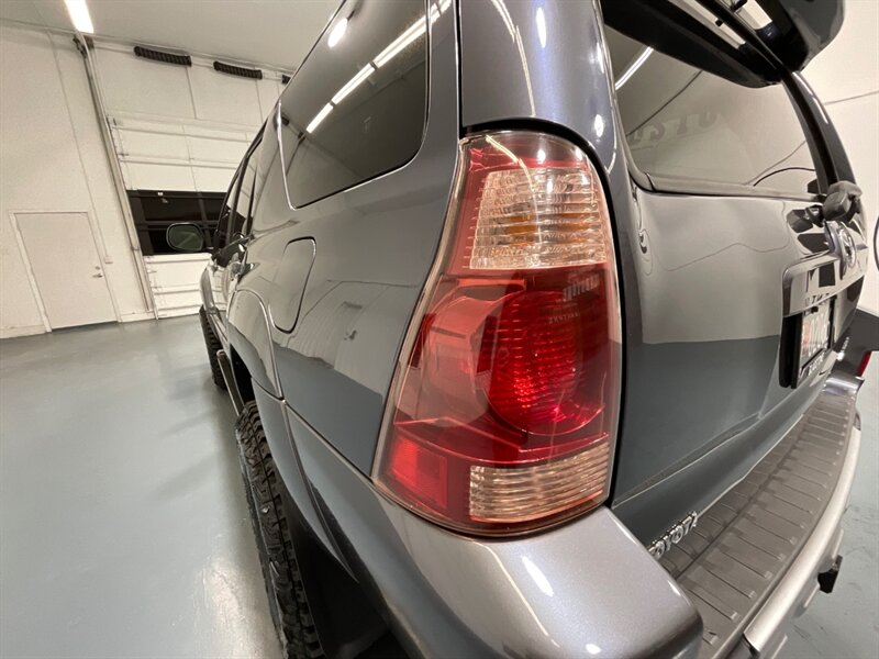 2004 Toyota 4Runner Limited 4X4 V6 / 1-OWNER / LIFTED LIFTED / NEW LIFT + NEW WHEELS & TIRES / ZERO RUST / LEATHER HEATED SEATS / SUNROOF - Photo 28 - Gladstone, OR 97027
