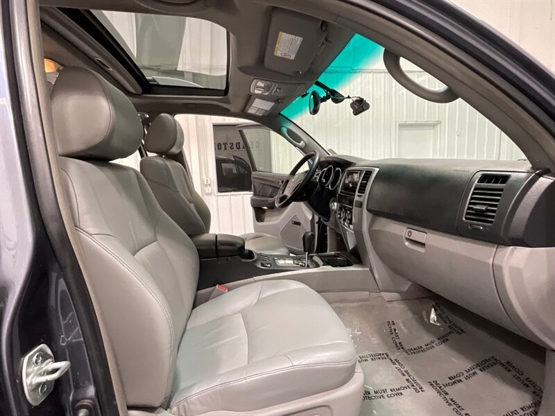 2004 Toyota 4Runner Limited 4X4 V6 / 1-OWNER / LIFTED LIFTED / NEW LIFT + NEW WHEELS & TIRES / ZERO RUST / LEATHER HEATED SEATS / SUNROOF - Photo 12 - Gladstone, OR 97027