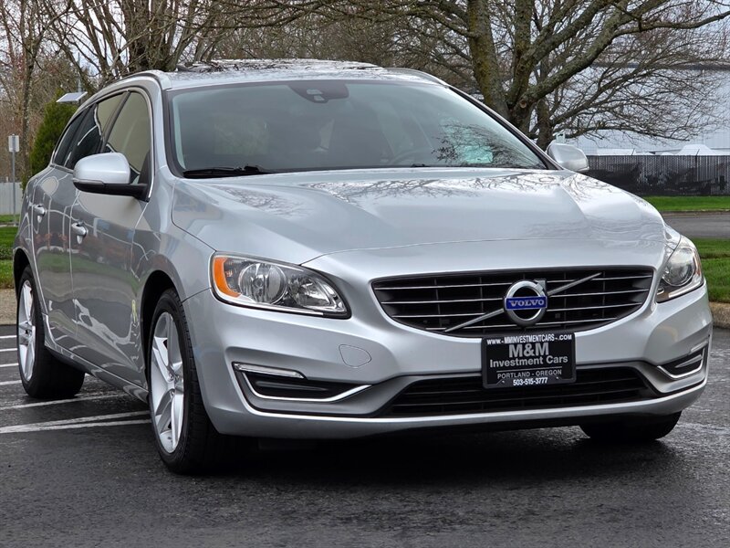 2015 Volvo V60 T5 Premier Edition / 2.5 L 5 CYLINDER TURBO / AWD  / HEATED LEATHER / CITY SAFETY / ZERO RUST - Photo 2 - Portland, OR 97217