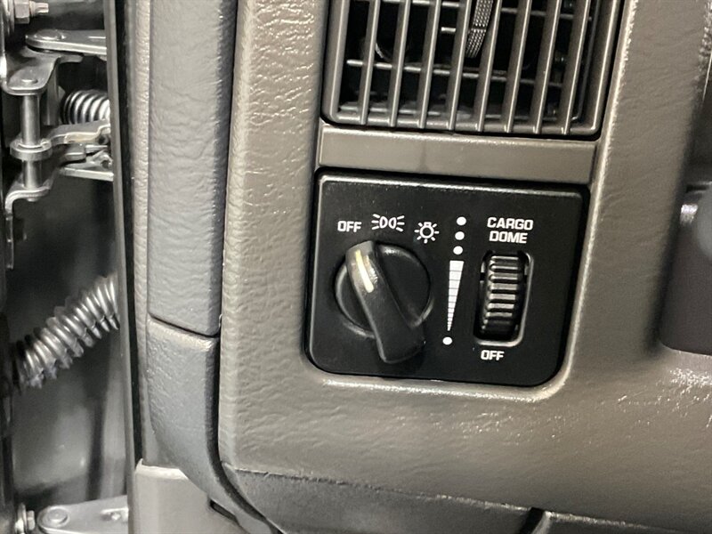 2005 Dodge Ram 2500 ST Regular Cab / 5.9L DIESEL / 6-SPEED / 57K MILES  / RWD / LONG BED / STANDARD CAB / LOCAL TRUCK W. ZERO RUST - Photo 35 - Gladstone, OR 97027