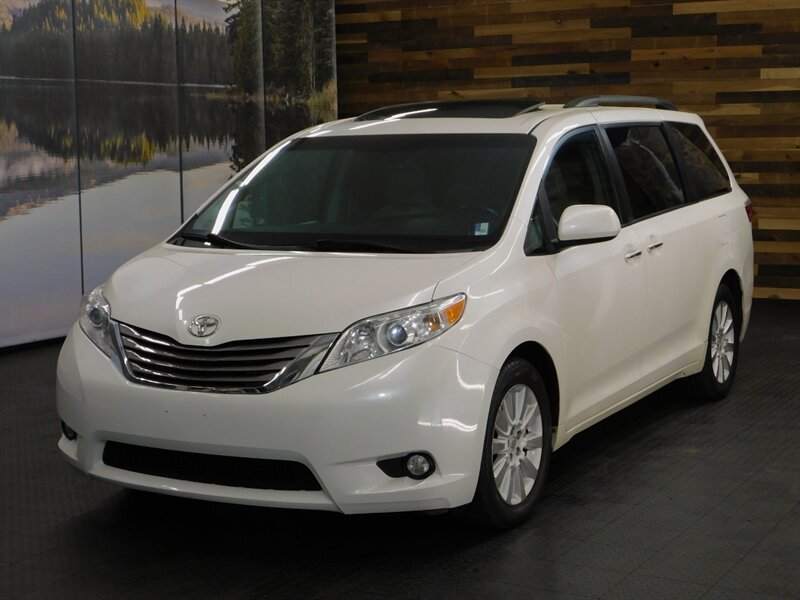 2015 Toyota Sienna   - Photo 25 - Gladstone, OR 97027