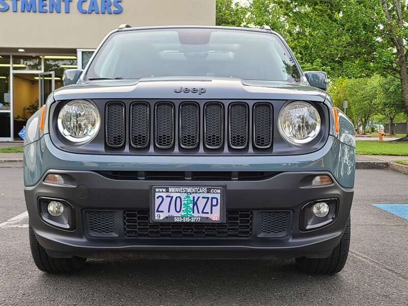 2018 Jeep Renegade Altitude SPORT UTILITY / 4X4 / MY SKY DUAL PANEL  ROOF / 6 SPEED MANUAL / Blacked Out / FACTORY WARRANTY - Photo 6 - Portland, OR 97217