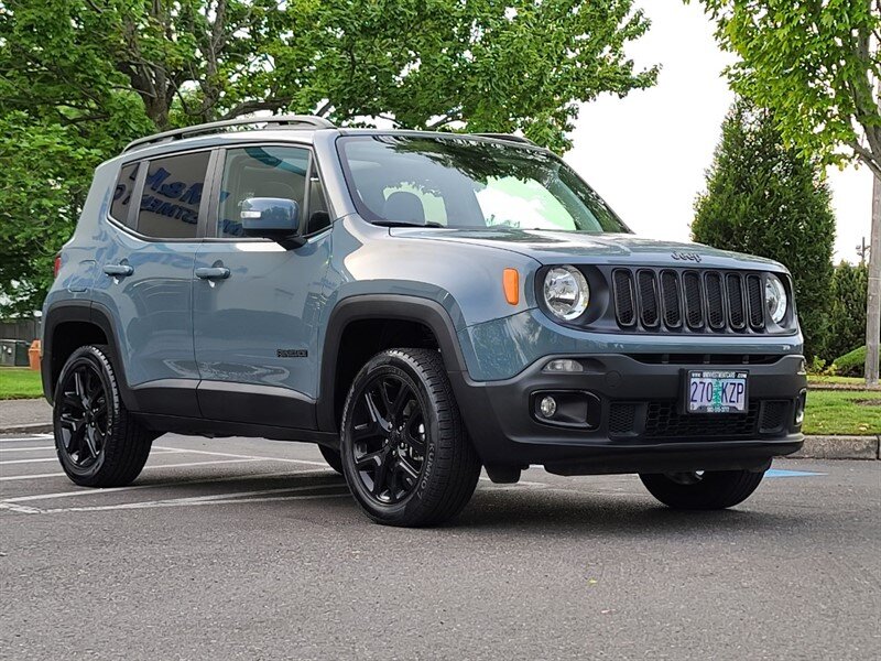 2018 Jeep Renegade Altitude SPORT UTILITY / 4X4 / MY SKY DUAL PANEL  ROOF / 6 SPEED MANUAL / Blacked Out / FACTORY WARRANTY - Photo 60 - Portland, OR 97217