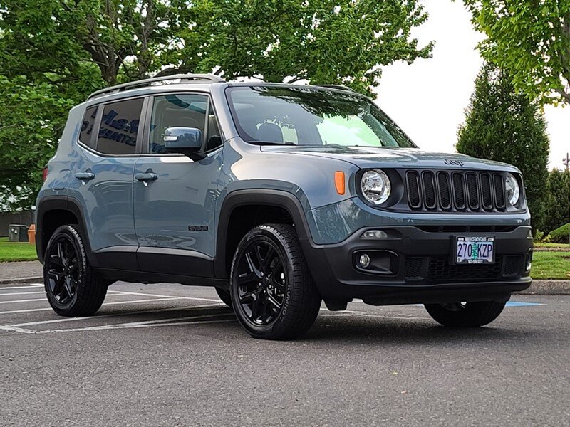 2018 Jeep Renegade Altitude SPORT UTILITY / 4X4 / MY SKY DUAL PANEL  ROOF / 6 SPEED MANUAL / Blacked Out / FACTORY WARRANTY - Photo 62 - Portland, OR 97217