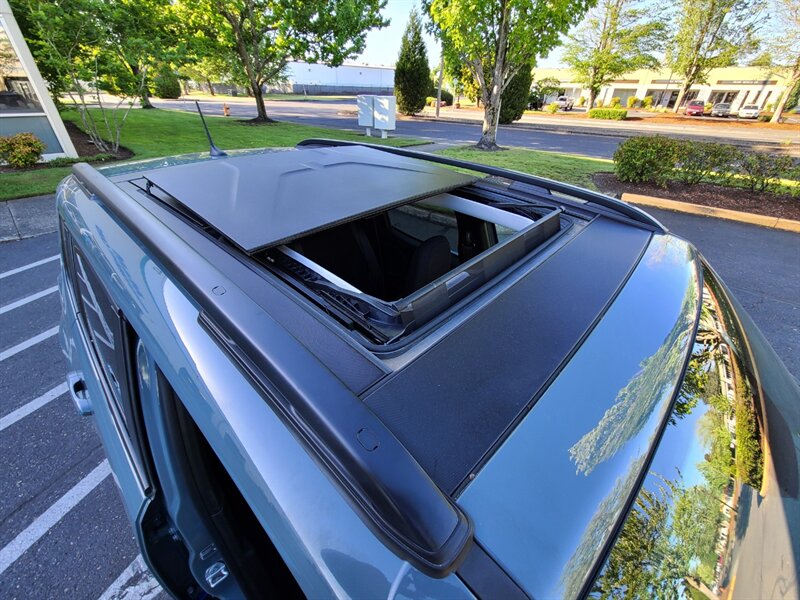 2018 Jeep Renegade Altitude SPORT UTILITY / 4X4 / MY SKY DUAL PANEL  ROOF / 6 SPEED MANUAL / Blacked Out / FACTORY WARRANTY - Photo 44 - Portland, OR 97217