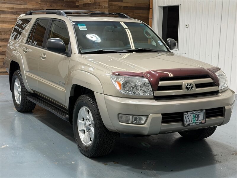 2004 Toyota 4Runner SR5 4X4 V6 /1-OWNER LOCAL w. ZERO RUST / Sunroof  / Central DIff Locks / Great Service history on the carfax - Photo 2 - Gladstone, OR 97027