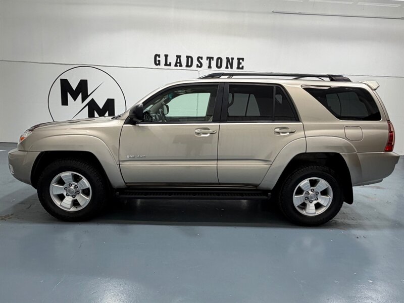 2004 Toyota 4Runner SR5 4X4 V6 /1-OWNER LOCAL w. ZERO RUST / Sunroof  / Central DIff Locks / Great Service history on the carfax - Photo 3 - Gladstone, OR 97027