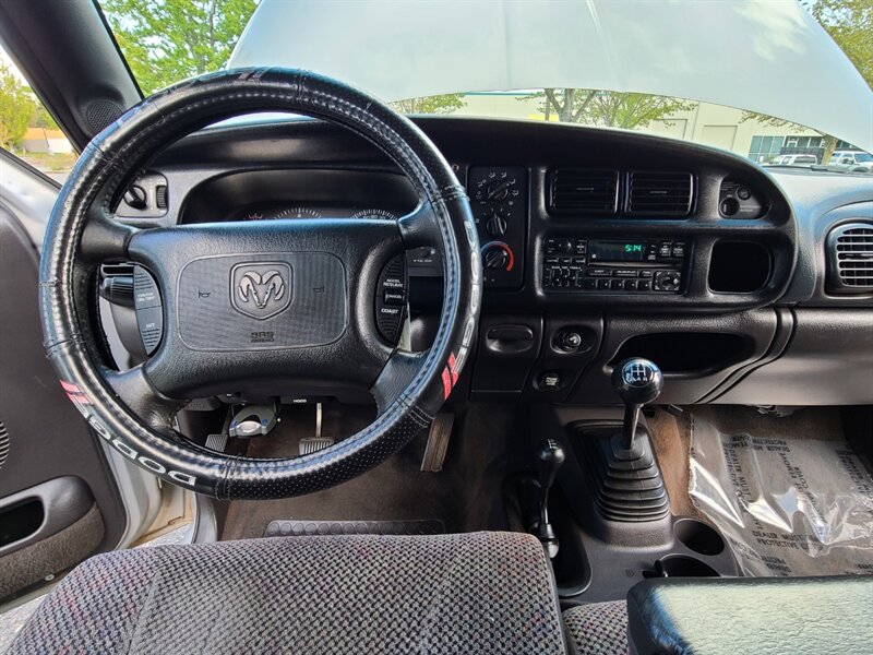 1999 Dodge Ram 2500 LONG BED 4X4 / 5.9L DIESEL / LIFTED / MANUAL  / Laramie / Leather / TOYO Mud Tires / CUMMINS / LOCAL / NO RUST / New Clutch - Photo 32 - Portland, OR 97217