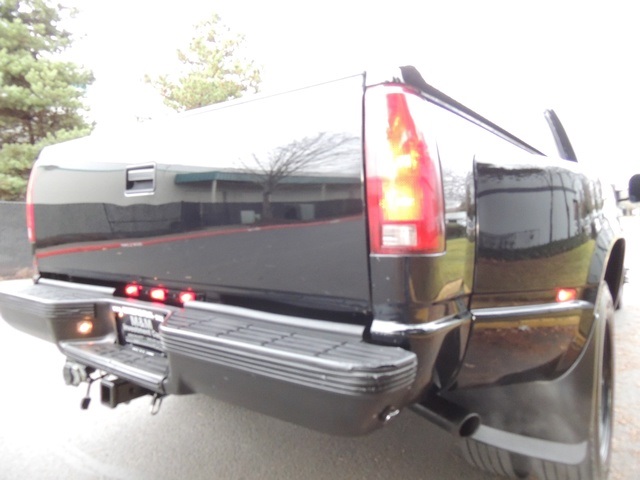 1998 Chevrolet K3500 Silverado / 4X4 / DUALLY / CrewCab /Long Bed   - Photo 40 - Portland, OR 97217