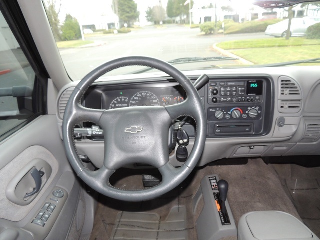 1998 Chevrolet K3500 Silverado / 4X4 / DUALLY / CrewCab /Long Bed   - Photo 24 - Portland, OR 97217