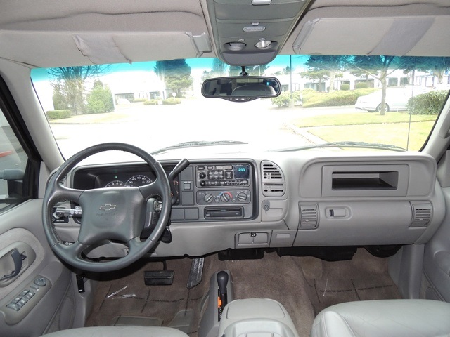 1998 Chevrolet K3500 Silverado / 4X4 / DUALLY / CrewCab /Long Bed   - Photo 19 - Portland, OR 97217