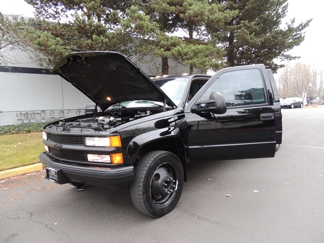 1998 Chevrolet K3500 Silverado / 4X4 / DUALLY / CrewCab /Long Bed   - Photo 9 - Portland, OR 97217