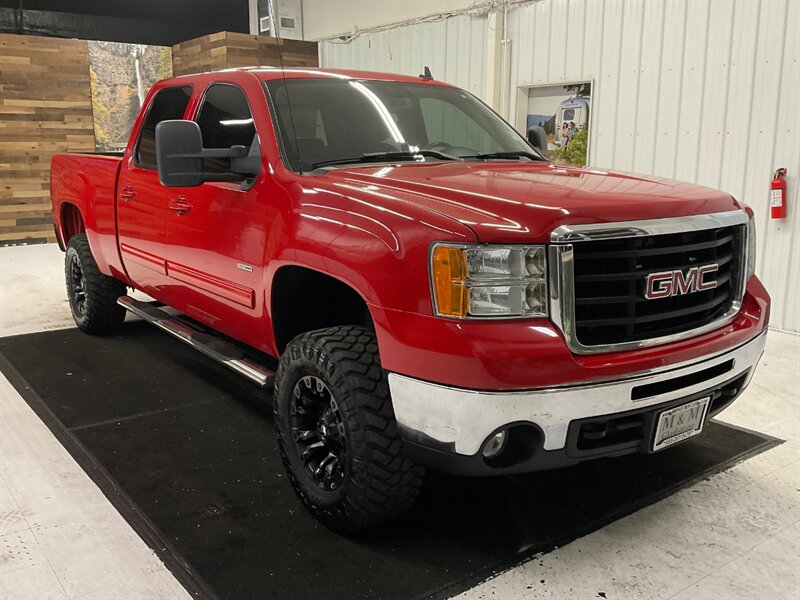 2008 GMC Sierra 2500 SLT 4X4 / 6.6L DURAMAX DIESEL / LIFTED  / BRAND NEW WHEELS & TIRES / LEATHER & SUNROOF / LOCAL TRUCK / RUST FREE - Photo 2 - Gladstone, OR 97027