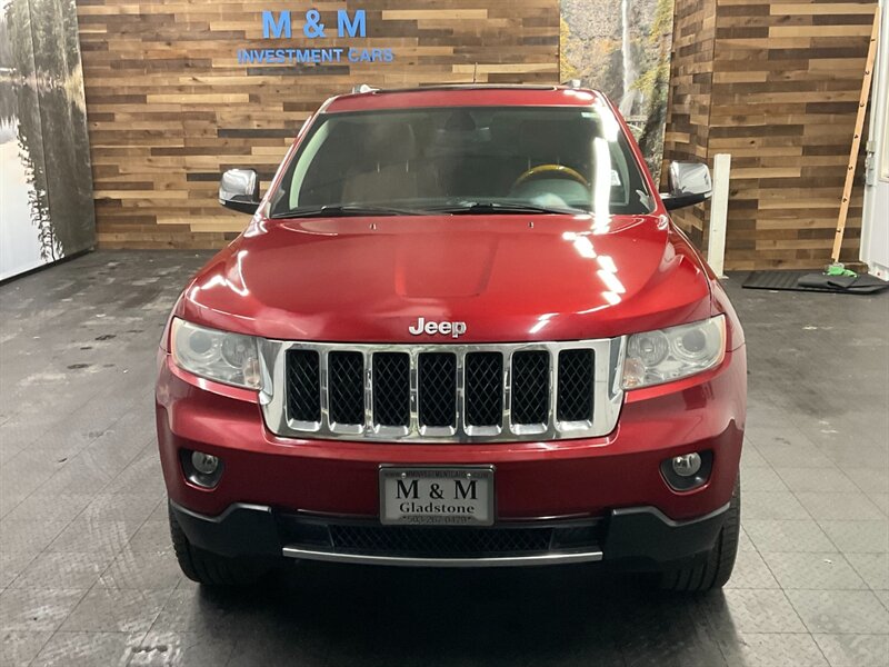 2012 Jeep Grand Cherokee Overland Sport Utility 4X4 / 5.7L V8 HEMI/ LOADED  Navigation & Backup Camera / Leather & Heated Seats / Sunroof / BRAND NEW TIRES - Photo 5 - Gladstone, OR 97027