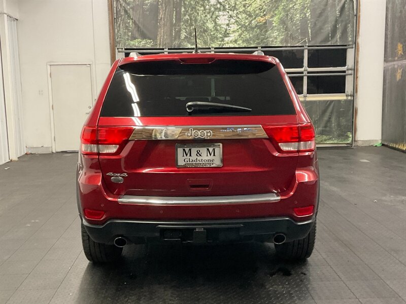 2012 Jeep Grand Cherokee Overland Sport Utility 4X4 / 5.7L V8 HEMI/ LOADED  Navigation & Backup Camera / Leather & Heated Seats / Sunroof / BRAND NEW TIRES - Photo 6 - Gladstone, OR 97027