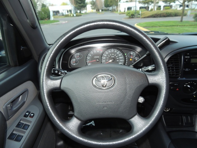 2005 Toyota Tundra SR5 DOUBLE CAB / 4X4 / Moon Roof / 1-Owner   - Photo 28 - Portland, OR 97217