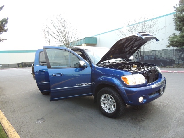 2005 Toyota Tundra SR5 DOUBLE CAB / 4X4 / Moon Roof / 1-Owner   - Photo 10 - Portland, OR 97217