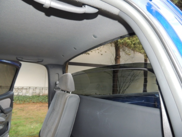 2005 Toyota Tundra SR5 DOUBLE CAB / 4X4 / Moon Roof / 1-Owner   - Photo 25 - Portland, OR 97217