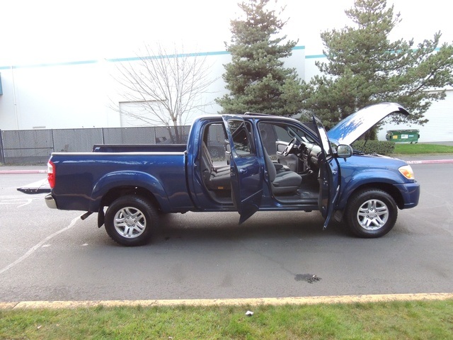 2005 Toyota Tundra SR5 DOUBLE CAB / 4X4 / Moon Roof / 1-Owner   - Photo 12 - Portland, OR 97217