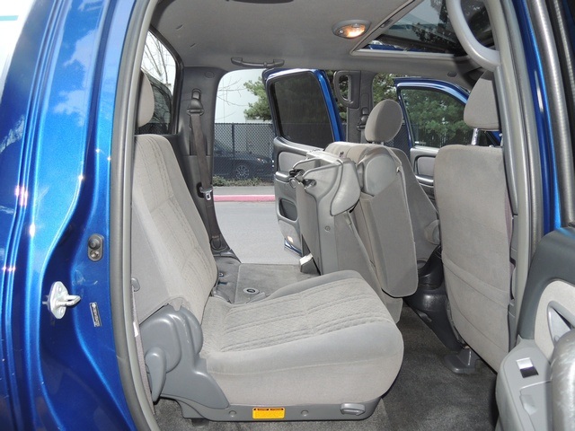 2005 Toyota Tundra SR5 DOUBLE CAB / 4X4 / Moon Roof / 1-Owner   - Photo 22 - Portland, OR 97217