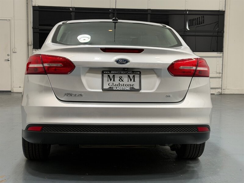 2015 Ford Focus SE 4dr Sedan / 2.0L 4Cyl / Backup Cam / Gas Saver / Local Car / ONLY 115k Miles - Photo 8 - Gladstone, OR 97027