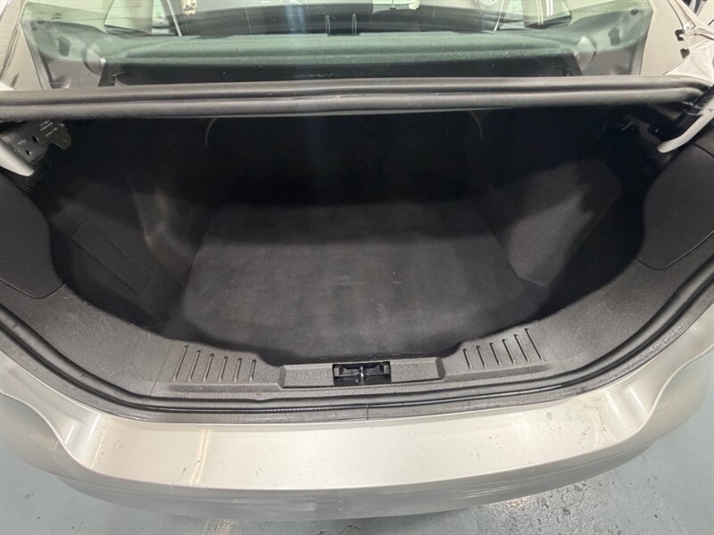 2015 Ford Focus SE 4dr Sedan / 2.0L 4Cyl / Backup Cam / Gas Saver / Local Car / ONLY 115k Miles - Photo 33 - Gladstone, OR 97027