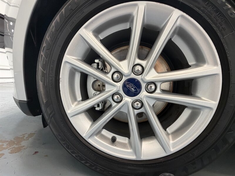 2015 Ford Focus SE 4dr Sedan / 2.0L 4Cyl / Backup Cam / Gas Saver / Local Car / ONLY 115k Miles - Photo 23 - Gladstone, OR 97027