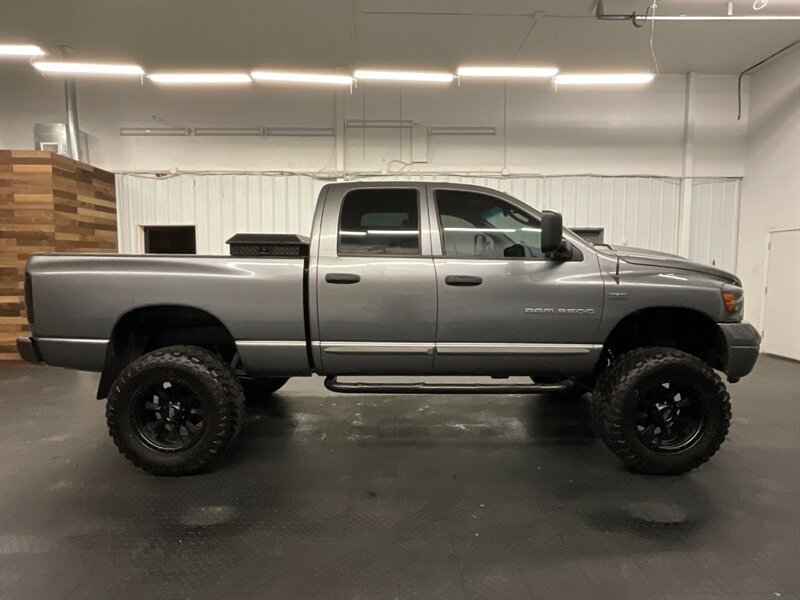 2006 Dodge Ram 2500 Sport Edition Quad Cab 4X4 / 5.7L HEMI / LIFTED  37 " MUD TIRES & 20 " WHEELS / LIFTED / LEATHER SEATS / SPORT EDITION / LOCAL TRUCK / RUST FREE - Photo 4 - Gladstone, OR 97027