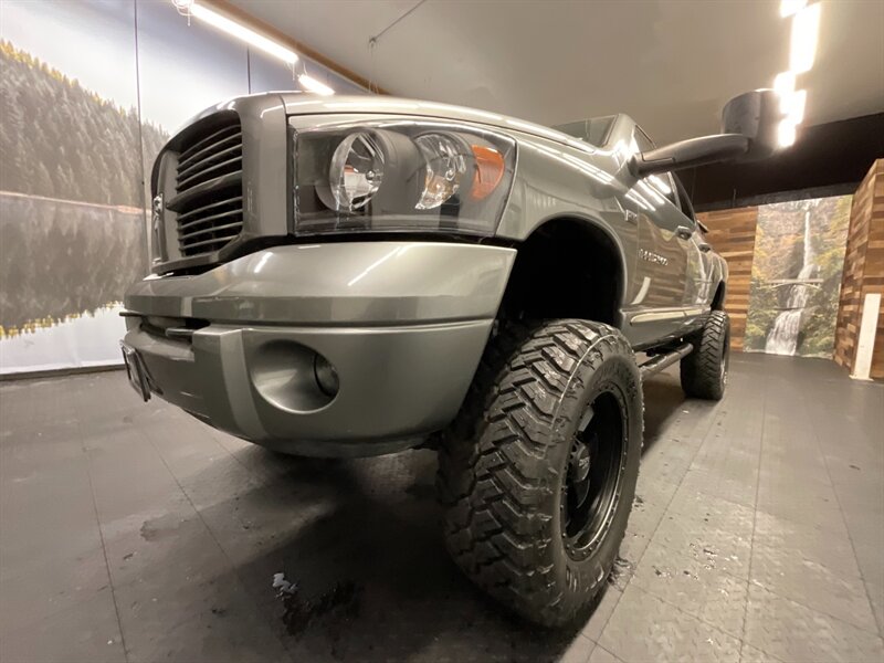 2006 Dodge Ram 2500 Sport Edition Quad Cab 4X4 / 5.7L HEMI / LIFTED  37 " MUD TIRES & 20 " WHEELS / LIFTED / LEATHER SEATS / SPORT EDITION / LOCAL TRUCK / RUST FREE - Photo 9 - Gladstone, OR 97027