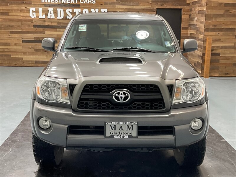 2011 Toyota Tacoma V6 TRD SPORT 4X4 / 1-OWNER LOCAL / Long Bed  / ZERO RUST - Photo 7 - Gladstone, OR 97027