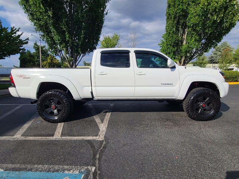 2009 Toyota Tacoma V6 TRD 4X4 / LONG BED / NEW TIRES / NEW LIFT / 4.0L V6 / BACK-UP CAM / 6.1ft BED / BEAUTIFUL - Photo 3 - Portland, OR 97217