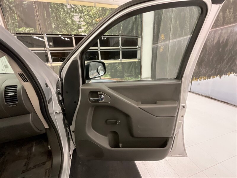 2017 Nissan Frontier S King Cab 4-Door / 2.5L 4Cyl / 5-SPEED MANUAL  /1-OWNER LOCAL / RUST FREE / 81,000 MILES - Photo 31 - Gladstone, OR 97027
