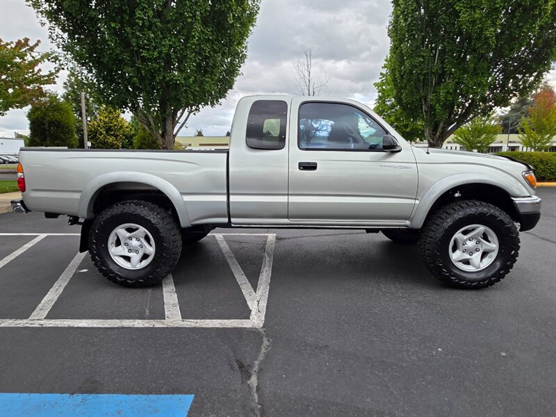 2002 Toyota Tacoma 4X4 / 5-SPEED MANUAL / 4-CYL 2.7 L / LIFTED XTRA CAB / NEW TIRES / 162K MILES - Photo 4 - Portland, OR 97217