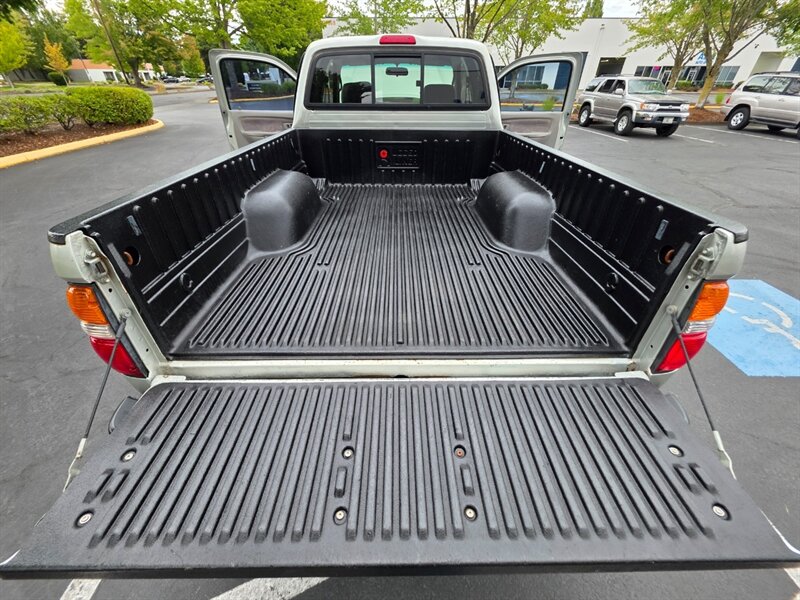 2002 Toyota Tacoma 4X4 / 5-SPEED MANUAL / 4-CYL 2.7 L / LIFTED XTRA CAB / NEW TIRES / 162K MILES - Photo 20 - Portland, OR 97217