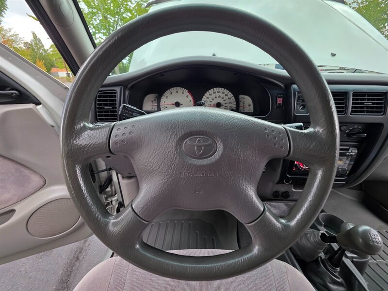 2002 Toyota Tacoma 4X4 / 5-SPEED MANUAL / 4-CYL 2.7 L / LIFTED XTRA CAB / NEW TIRES / 162K MILES - Photo 37 - Portland, OR 97217