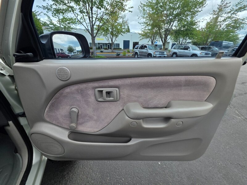 2002 Toyota Tacoma 4X4 / 5-SPEED MANUAL / 4-CYL 2.7 L / LIFTED XTRA CAB / NEW TIRES / 162K MILES - Photo 42 - Portland, OR 97217