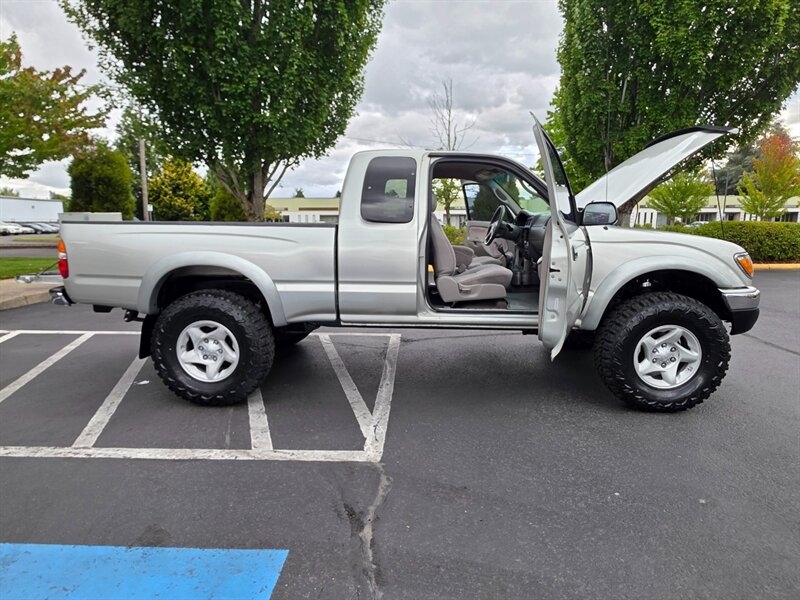 2002 Toyota Tacoma 4X4 / 5-SPEED MANUAL / 4-CYL 2.7 L / LIFTED XTRA CAB / NEW TIRES / 162K MILES - Photo 22 - Portland, OR 97217