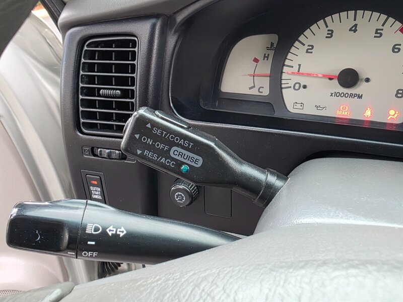 2002 Toyota Tacoma 4X4 / 5-SPEED MANUAL / 4-CYL 2.7 L / LIFTED XTRA CAB / NEW TIRES / 162K MILES - Photo 38 - Portland, OR 97217