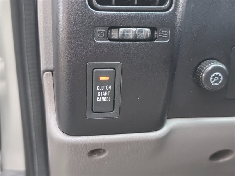 2002 Toyota Tacoma 4X4 / 5-SPEED MANUAL / 4-CYL 2.7 L / LIFTED XTRA CAB / NEW TIRES / 162K MILES - Photo 39 - Portland, OR 97217