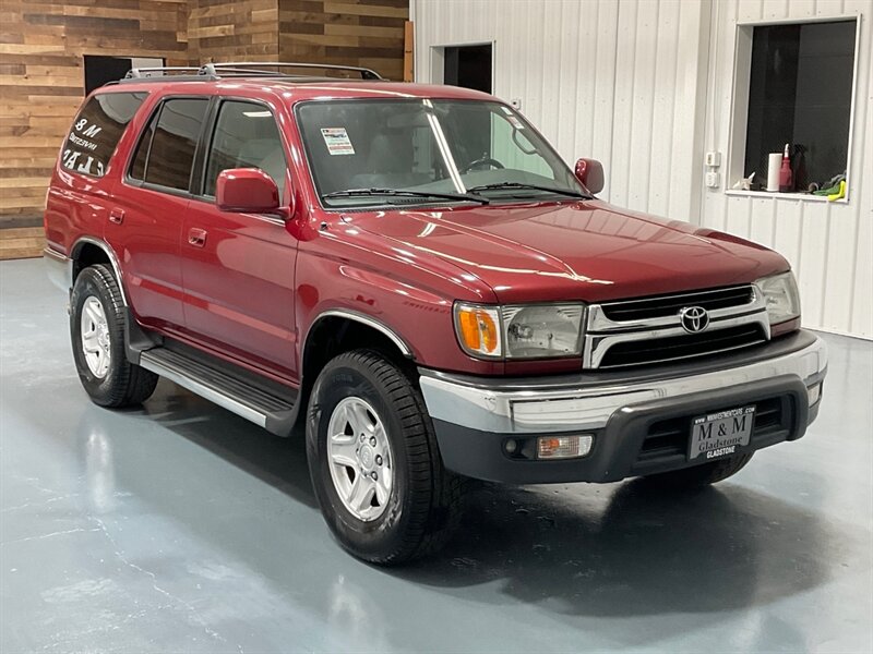 2002 Toyota 4Runner SR5 Sport Utility 4X4 / 3.4L V6 / LOCAL ZERO RUST  / Timing belt already done - Photo 2 - Gladstone, OR 97027