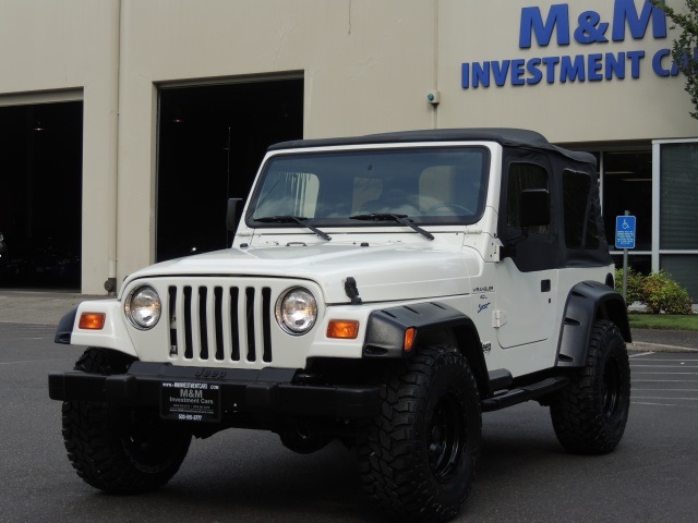1998 Jeep Wrangler Sport / 4X4 / 6Cyl / 5-SPEED MANUAL / LIFTED