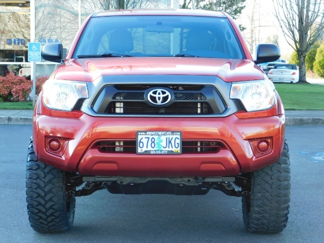 2015 Toyota Tacoma 4Dr Extended Cab/ 4x4 / 5 SPEED MANUAL / LIFTED