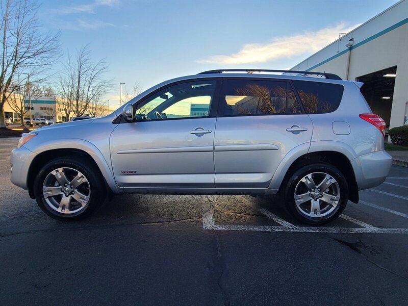 2011 Toyota RAV4 Sport 4X4 / V6 3.5L / SUNROOF / DIFF LOCK  / EXCELLENT RECORDS / 1-OWNER !! - Photo 3 - Portland, OR 97217