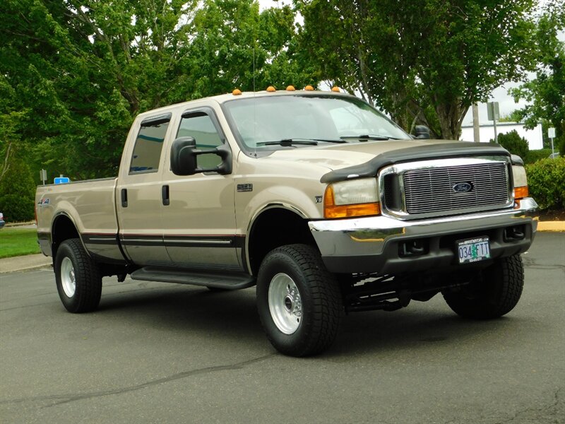 1999 Ford F-350 Lariat Crew Cab 4X4 / 7.3L DIESEL / 6-SPEED MANUAL   - Photo 2 - Portland, OR 97217