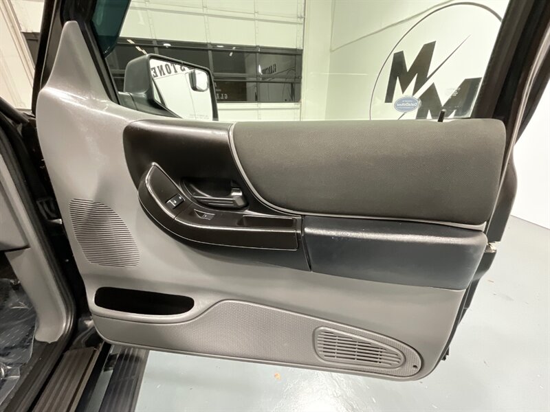 2011 Ford Ranger Sport Super Cab 4.0L V6 /5-SPEED MANUAL/ 69K MILES / LOCAL OREGON TRUCK / ZERO RUST / SPORT PKG / Towing Pkg / Power Option Pkg - Photo 33 - Gladstone, OR 97027